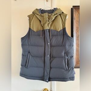 Patagonia women’s Bivy hooded xl down vest